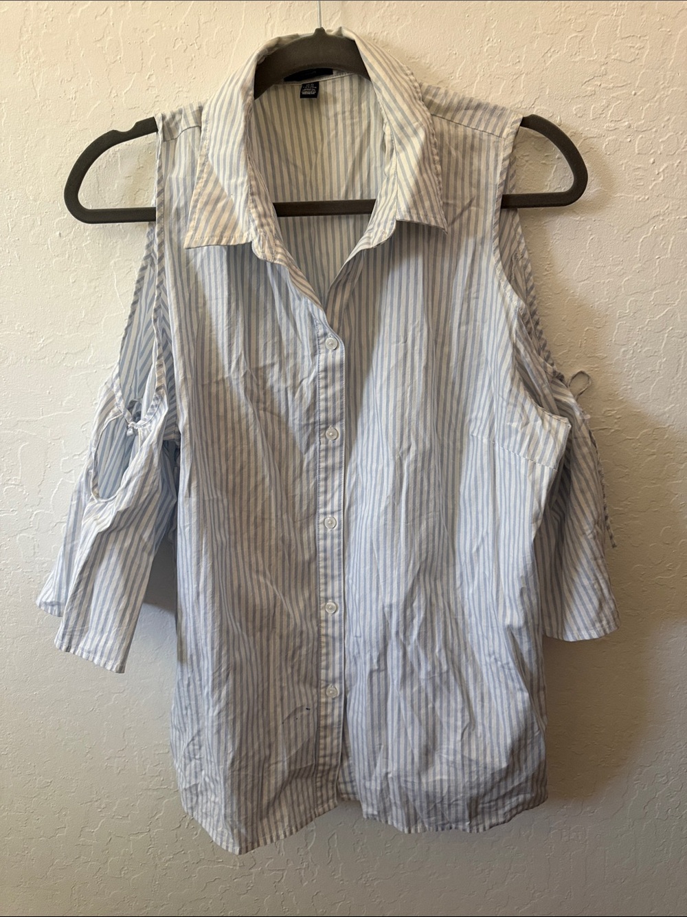 Jones New York Light Blue and White Striped Cold-Shoulder Button-Down Shirt